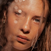 Do sijoče, gladke in navlažene kože v enem samem koraku: razliko boste opazili že po prvem nanosu