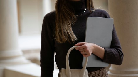 Kako narediti vtis v službi: na to pazite, da z izbiro oblačil ne boste udarili mimo