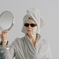 Navdušila nas je nega proti staranju, ki koži vrača čvrstost in mladosten sijaj