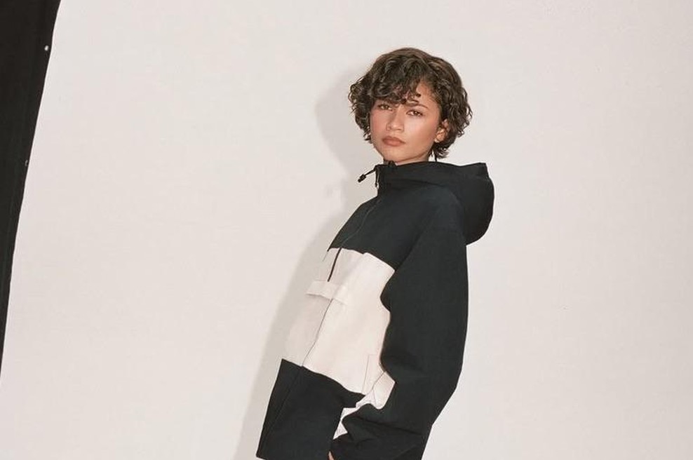 Navadna športna jakna doživela nepričakovan vrhunec in postala modna favoritinja: navdušila je celo Zendayo (foto: Profimedia)