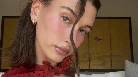 Nevidne trepalnice: subtilni lepotni trend, ki navdušuje ljubiteljice minimalizma