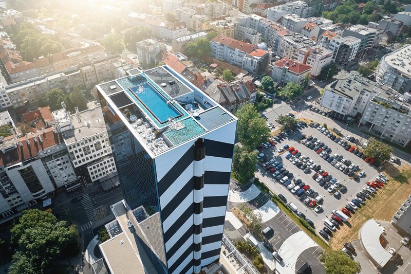Hotela v Zagrebu, ki ju obožujejo tudi domačini: urbana namestitev, popolna terasa z bazenom in odlična kulinarika