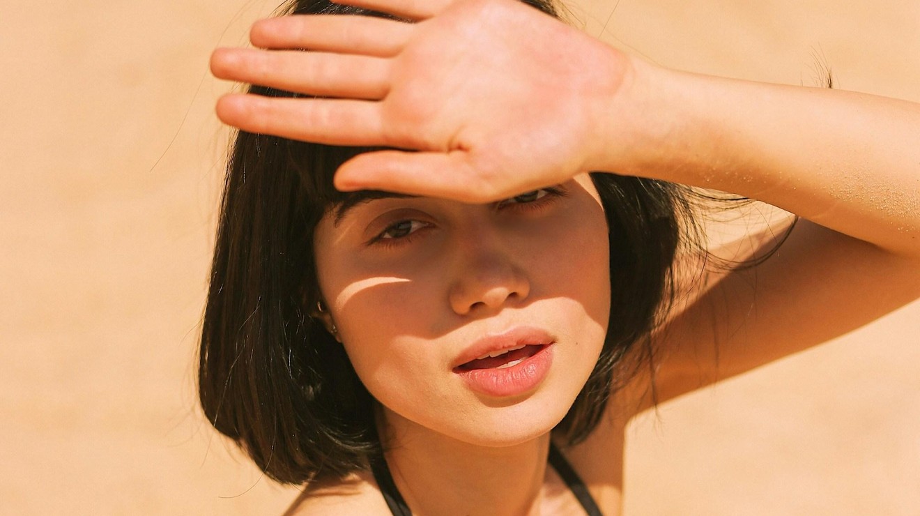 Lepša koža in manj skrbi na soncu: spoznajte dva poletna favorita