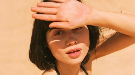 Lepša koža in manj skrbi na soncu: spoznajte dva poletna favorita
