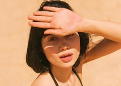 Lepša koža in manj skrbi na soncu: spoznajte dva poletna favorita