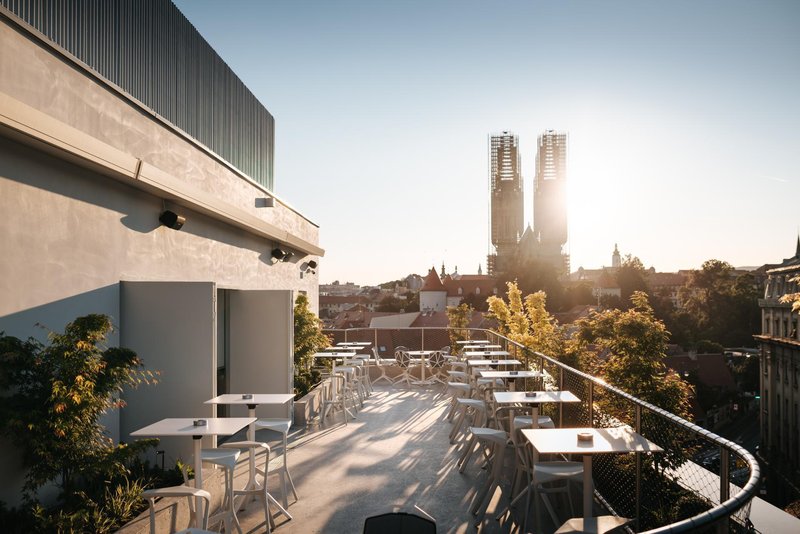 Hotela v Zagrebu, ki ju obožujejo tudi domačini: urbana namestitev, popolna terasa z bazenom in odlična kulinarika