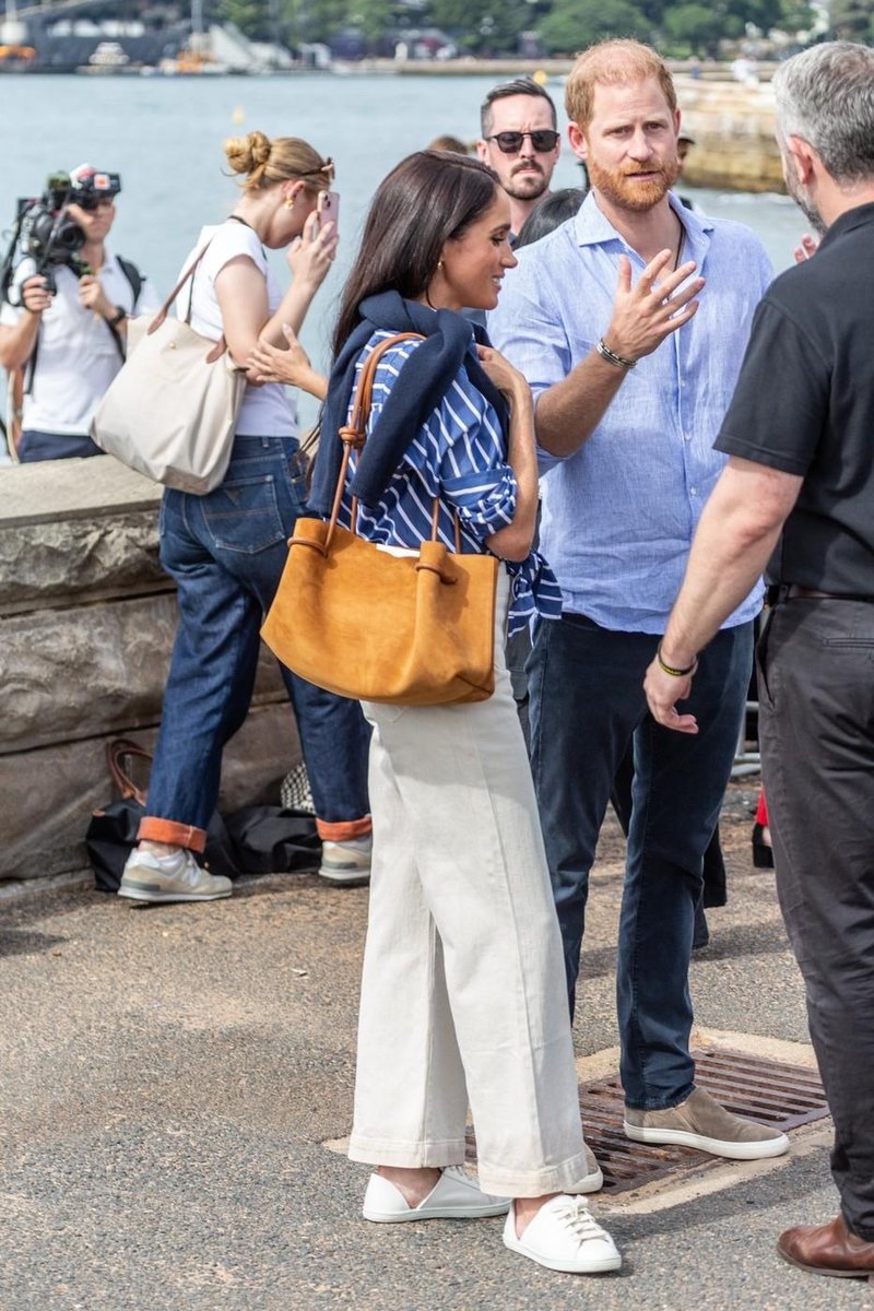 Meghan Markle bele teniske