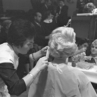 Mame v Jugoslaviji so ga oboževale, zdaj se vrača: frizerji so nori nanj in imajo dober razlog za to