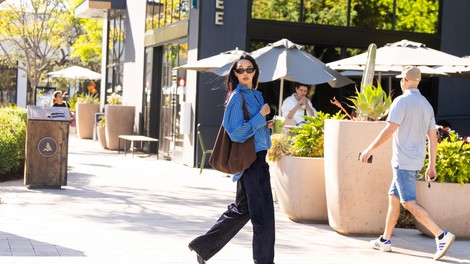 3 minimalistični trendi za pomlad, ki jih obožujejo Francozinje