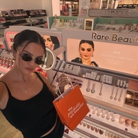 V dm-u smo našli popolno alternativo za Rare Beauty rdečilo (približno 6x cenejši od originala)