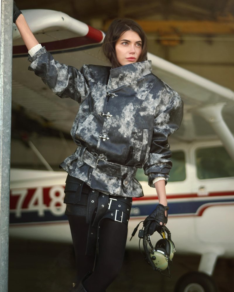 Ksenia Mishina: “Umetna inteligenca lahko posnema vizualno, ne more pa nadomestiti prisotnosti”