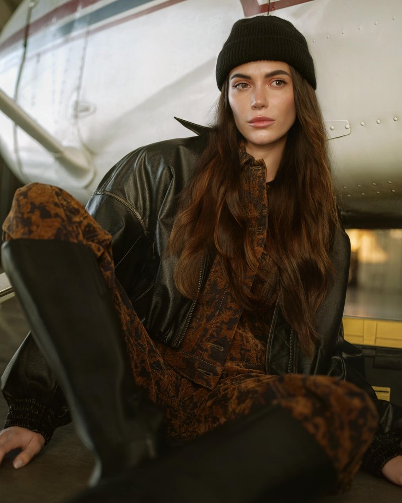 Ksenia Mishina: “Umetna inteligenca lahko posnema vizualno, ne more pa nadomestiti prisotnosti”