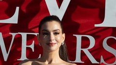 Anne Hathaway, obleka, Versace, Hudičevka v Pradi 2