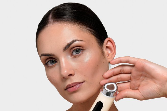 Spoznajte lepotni pripomoček, ki bo vašo kopalnico spremenil v mini spa (vašo kožo pa v sijajno!)