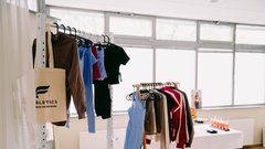 
                                                         khloe kardashian Fabletics šport moda push up nedrček modrček