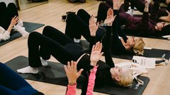 
                                                         khloe kardashian Fabletics šport moda push up nedrček modrček