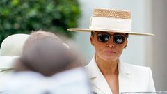 
                                                         Melania Trump obleka Dior Ralph Lauren