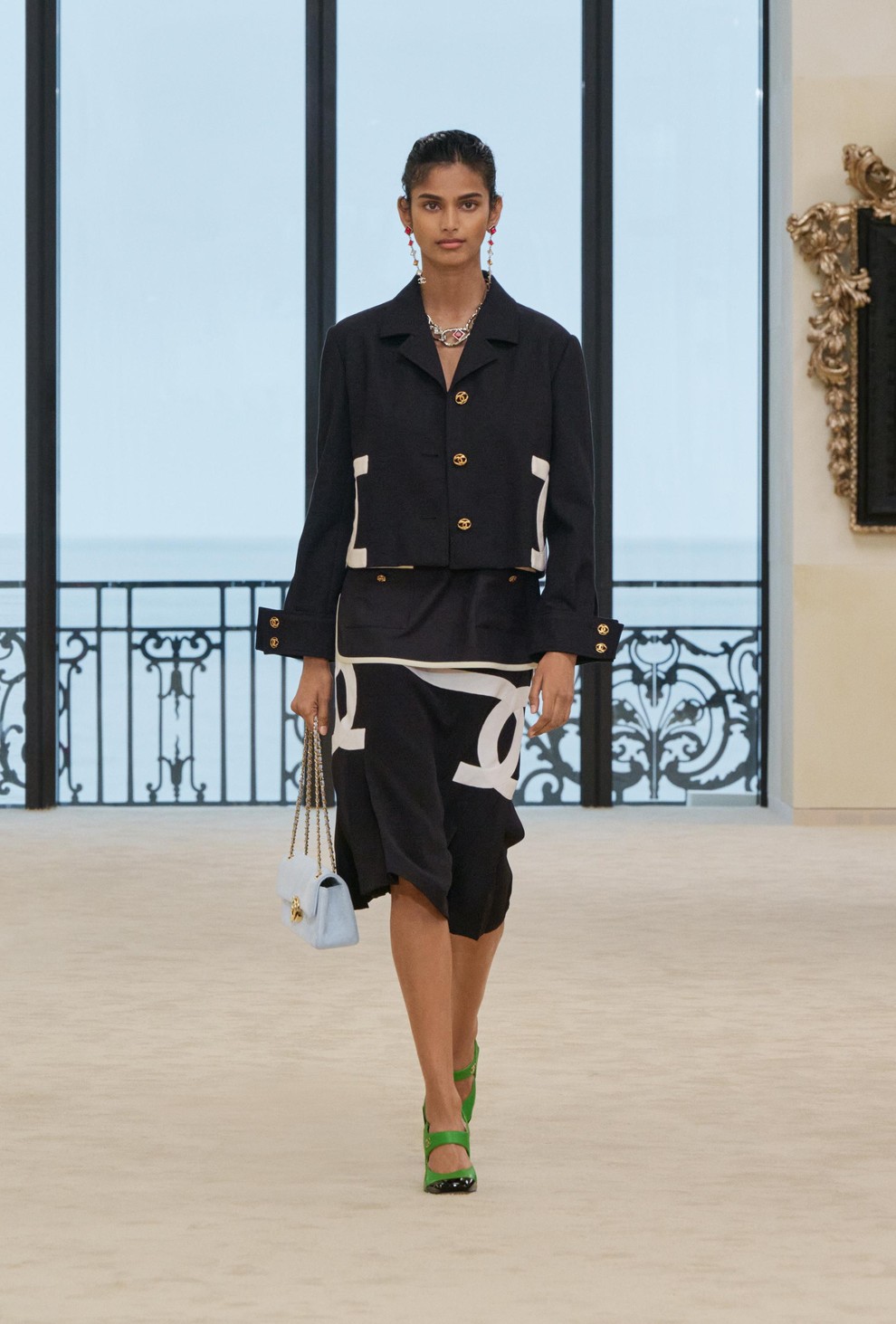 CHANEL Cruise 2026/27: poklon Coco Chanel in njeni modni revoluciji