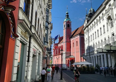 Po 13 letih se zapira ena najbolj znanih ljubljanskih trgovin (številni ne skrivajo razočaranja)