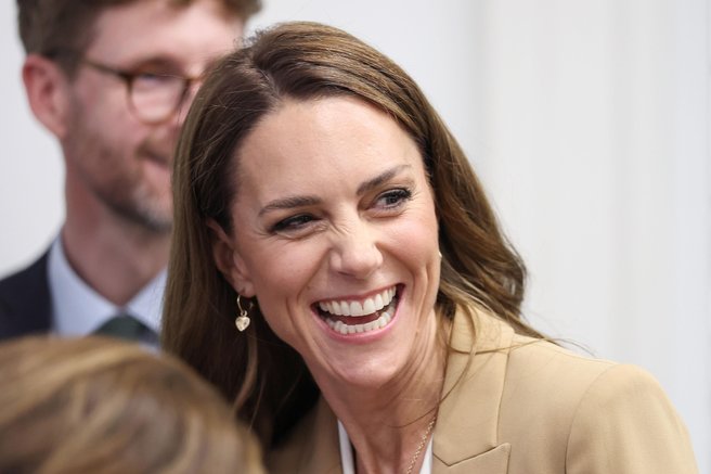 Skrivnost popolne polti valižanske princese: ta tekoči puder je nepogrešljiv del njene lepotne rutine