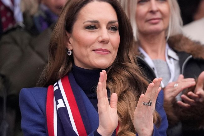 Skrivnost popolne polti valižanske princese: ta tekoči puder je nepogrešljiv del njene lepotne rutine