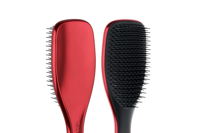 Za ravne, valovite in kodraste lase - tu je nagrajena krtača Tangle Teezer The Ultimate Detangler™ v Devil Wears Prada Red izdaji