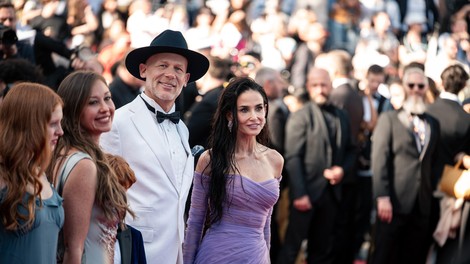 Rdeča preproga v Cannesu že navdušuje: kaj prinaša eden najbolj glamuroznih filmskih dogodkov leta?