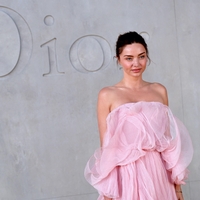 Prva vrsta Dior Cruise 2027: Videzi gostov, ki so nas očarali