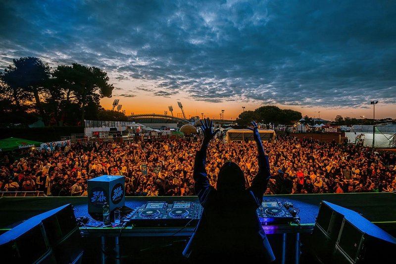 Cosmo vodnik: vroči glasbeni festivali poletja 2026