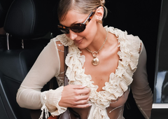 Pozabite na mini torbice: letos kraljuje povsem drugačen model (nanj stavi tudi Bella Hadid)
