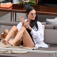 Pozabite na bikini, to poletje se vrača model kopalk, ki ne pozna starostnih omejitev