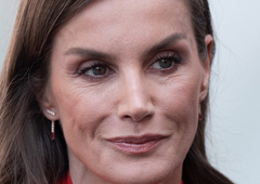 Kraljica Letizia v popolni poletni kombinaciji: videz, ki ga zlahka posnemate