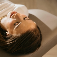 Korejski lash lift: Zakaj je to tretma, ki ga vsi rezervirajo za poletje