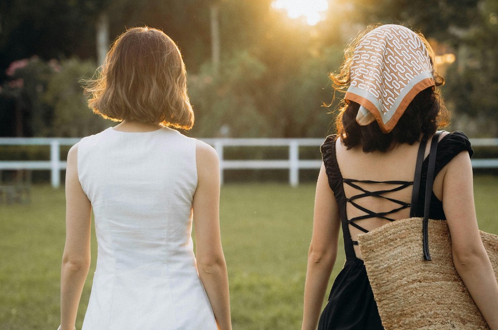 Ni črna, niti bela: Ta barva obleke bo vladala letošnjemu poletju (foto: Unsplash)