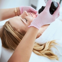 Ta znak na koži opozarja na bolezni srca, svarijo dermatologi