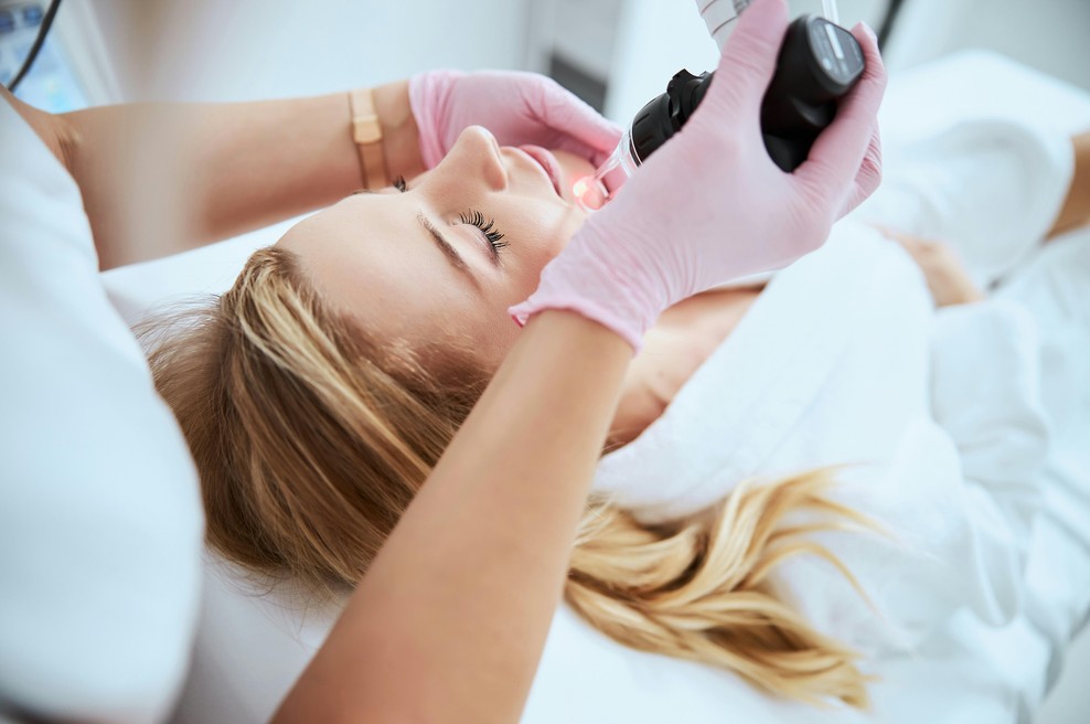 Ta znak na koži opozarja na bolezni srca, svarijo dermatologi (foto: Unsplash)