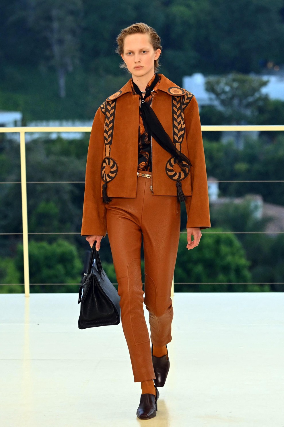Hermès predstavil sanjsko kolekcijo, na modni pisti smo opazili tudi slovenski obraz