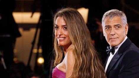 Pozabljeni trend se vrača v modo: Amal Clooney navdušila z eno najbolj elegantnih različic
