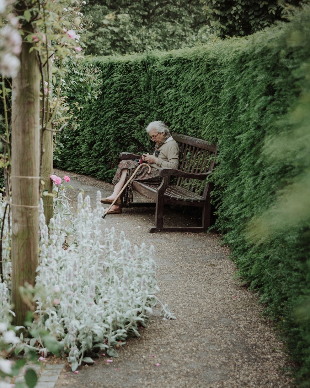 Kaj pomeni, če se vam v sanjah prikaže pokojna oseba? (in kaj o tem pravi psihologija) (foto: Unsplash)