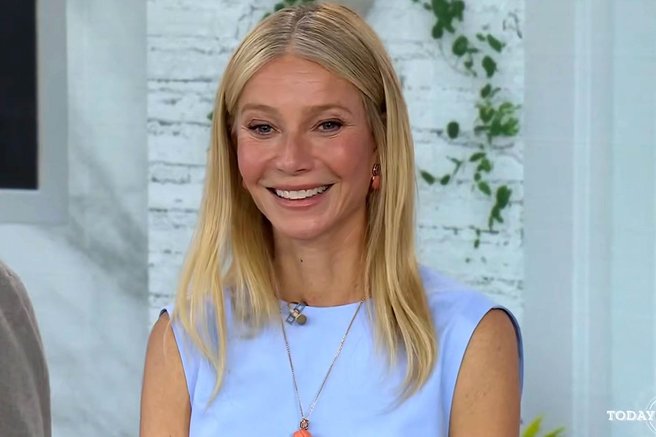 Pri 53 letih osupnila v kopalkah, vsi pa še vedno kritizirajo to njeno potezo: Gwyneth Paltrow pobegnila na Sardinijo