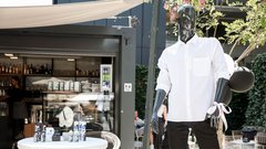 
                                                         Črna in bela sta vedno v modi: Pokukajte v ekskluzivni Elle x NIVEA Black&White Brunch