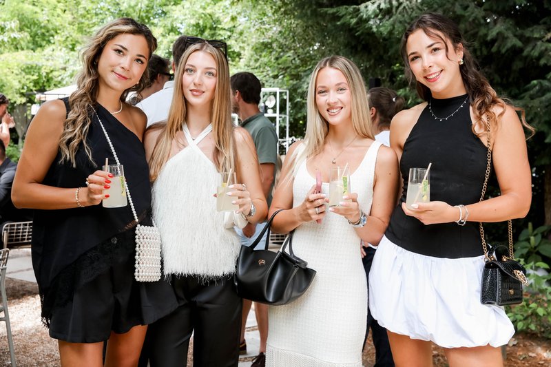 Črna in bela sta vedno v modi: Pokukajte v ekskluzivni Elle x NIVEA Black&White Brunch