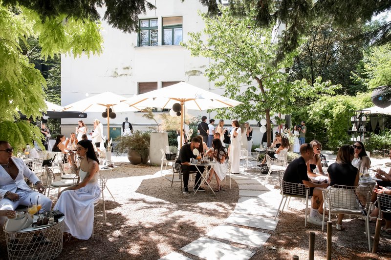 Črna in bela sta vedno v modi: Pokukajte v ekskluzivni Elle x NIVEA Black&White Brunch