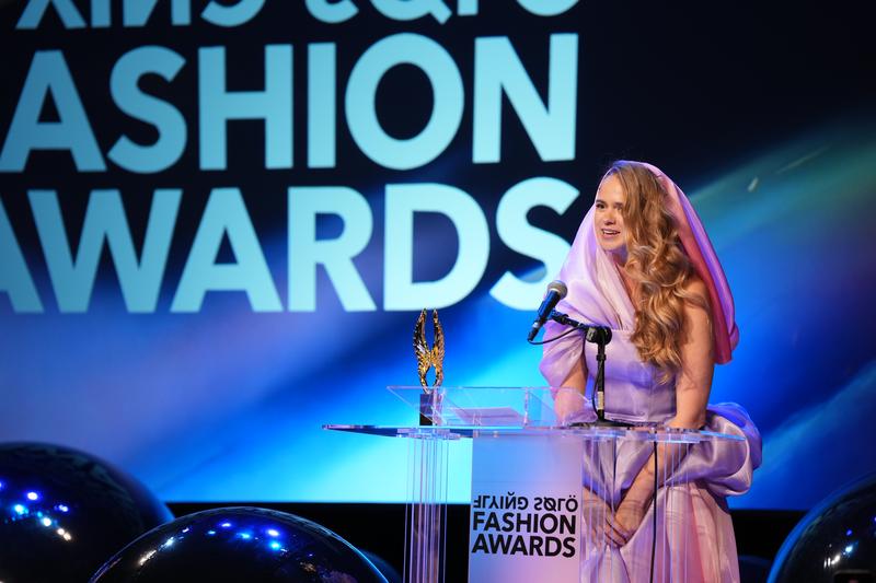 Podeljene Flying Solo Fashion Awards nagrade v ospredje končno postavljajo ustvarjalce, brez katerih moda ne bi obstajala