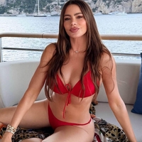 5 pravil za nošenje bikinija po 50. letu, s katerimi bo videti elegantno