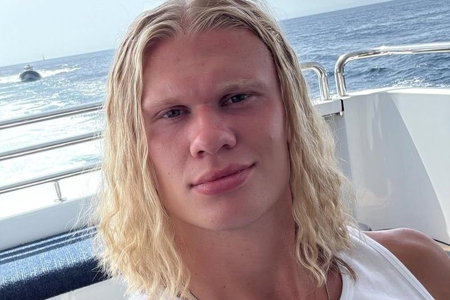 Kličejo ga Hermès lepotica: Erling Haaland na SP 2026 blesti z goli, izven igrišč pa preseneča s kolekcijo torbic