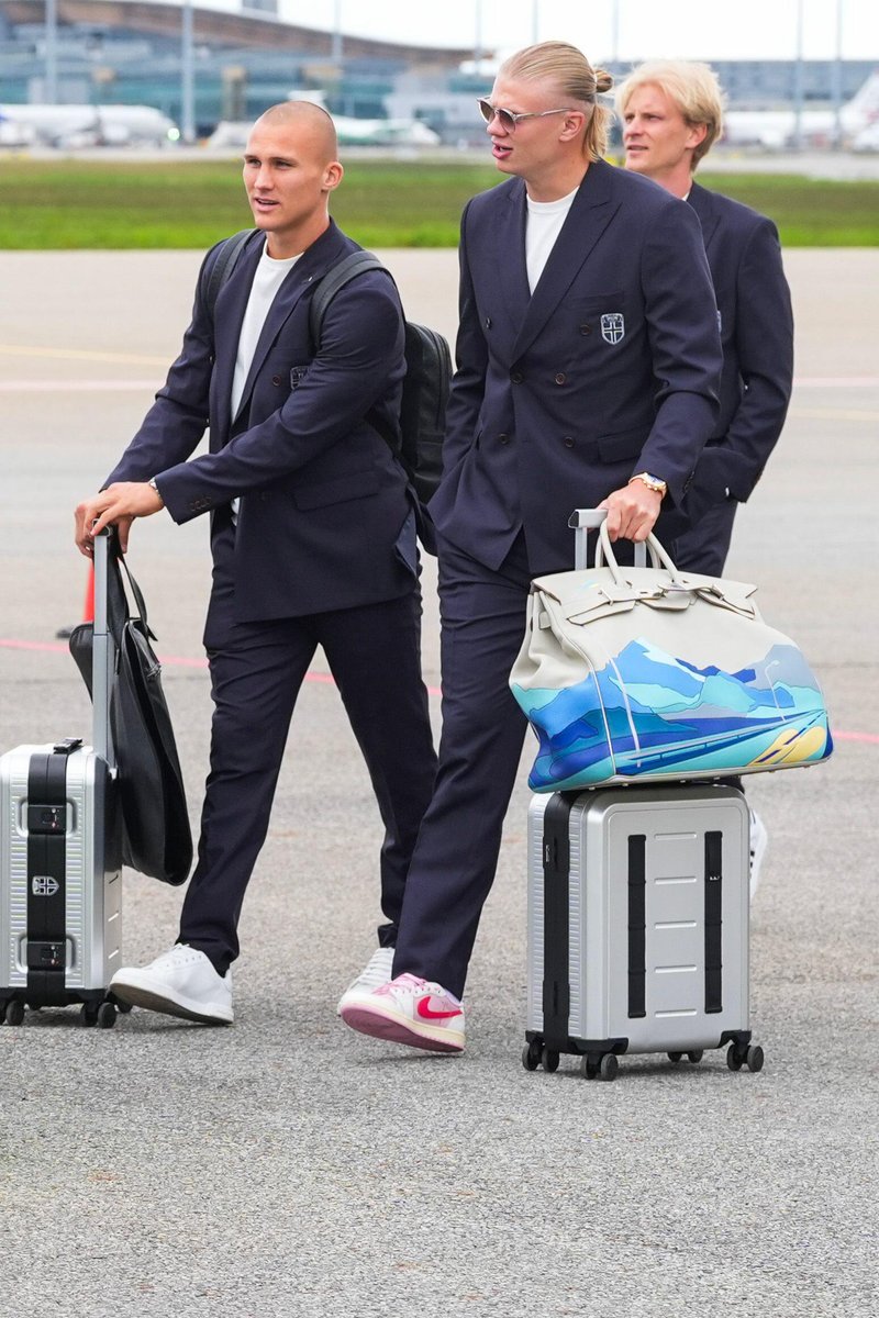 Kličejo ga Hermès lepotica: Erling Haaland na SP 2026 blesti z goli, izven igrišč pa preseneča s kolekcijo torbic