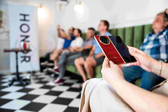 HONOR Magic V6 odslej tudi v Sloveniji