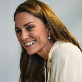 Kate Middleton bela poletna obleka