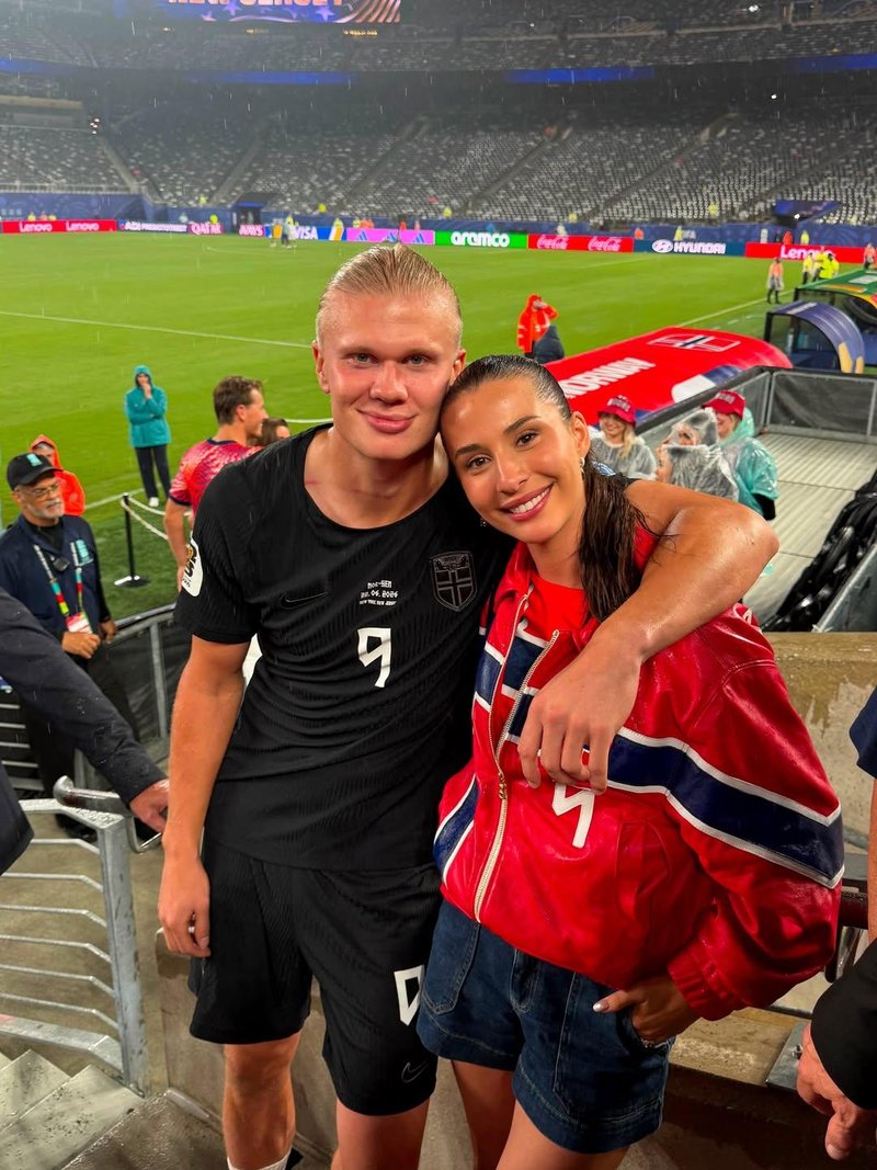 Ljubezenska zgodba Erlinga Haalanda: "Ona mi je poslala prvo sporočilo"